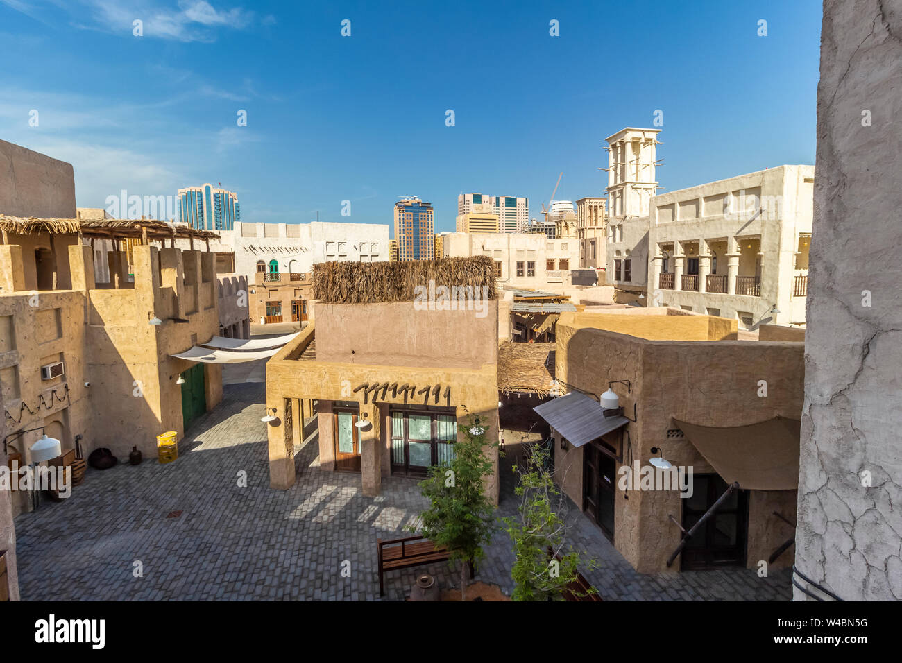 Dubai, VAE - November 30, 2018: Al Fahidi im Historischen Viertel, auch bekannt als Al Bastakiya. Stockfoto