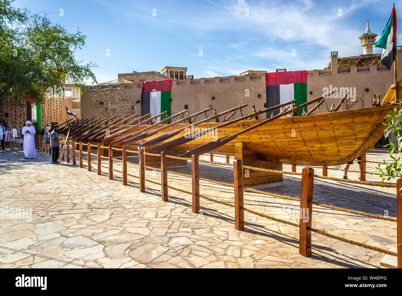 Dubai, VAE - Dezember 1, 2018: Al Fahidi im Historischen Viertel, auch bekannt als Al Bastakiya. Stockfoto