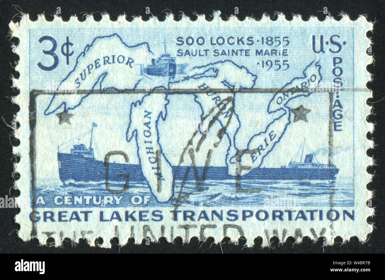 UNITED STATES - ca. 1955: Briefmarke von United States gedruckt, zeigt die Karte der Großen Seen und zwei Dampfer, ca. 1955 Stockfoto