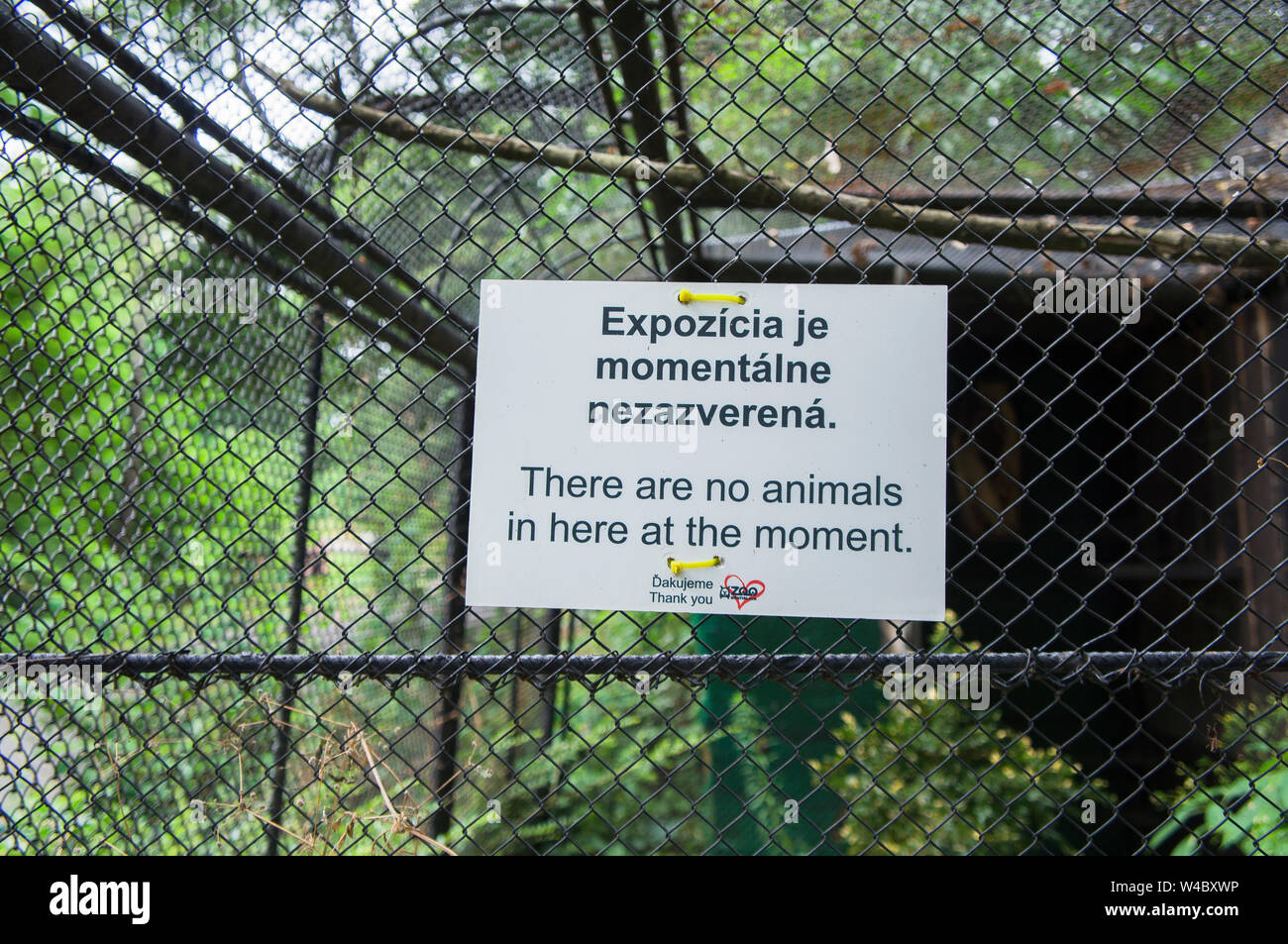 "Es gibt keine Tiere hier im Moment' schild zoo in Bratislava, Slowakei, 5. Juli 2019. (CTK Photo/Libor Sojka) Stockfoto