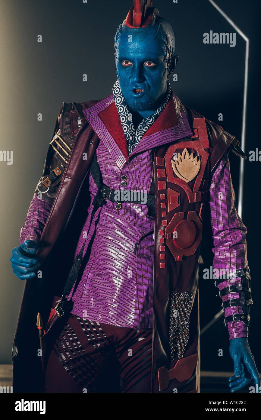 Dnipro Ukraine Juni 26 2019 Portrat Der Cosplayer In Der Das Bild Des Yondu Udonta Aus Film Wachter Der Galaxie Von Marvel Comics Stockfotografie Alamy
