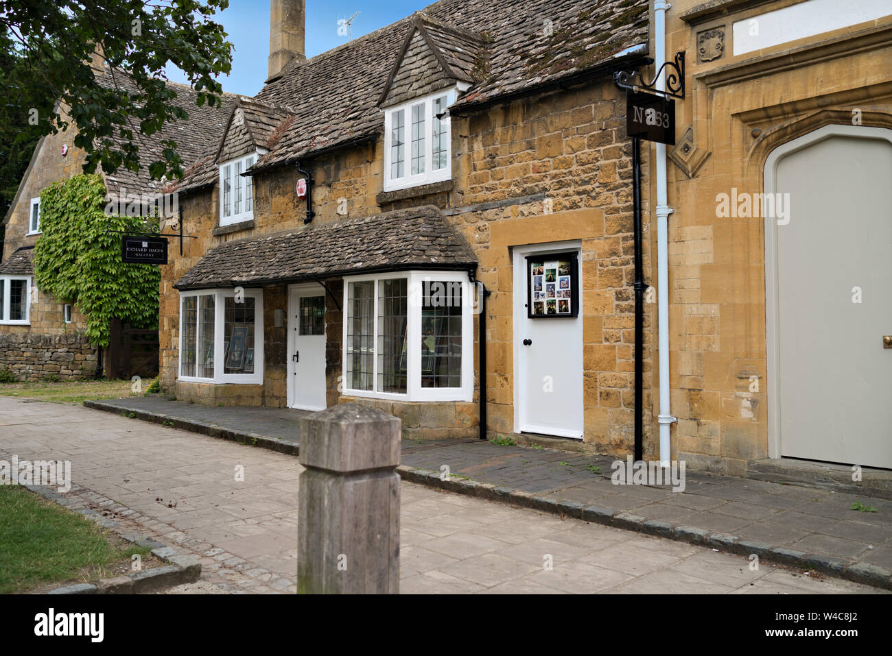 Stone Cottages in der Cotswold Dorf Broadway Stockfoto
