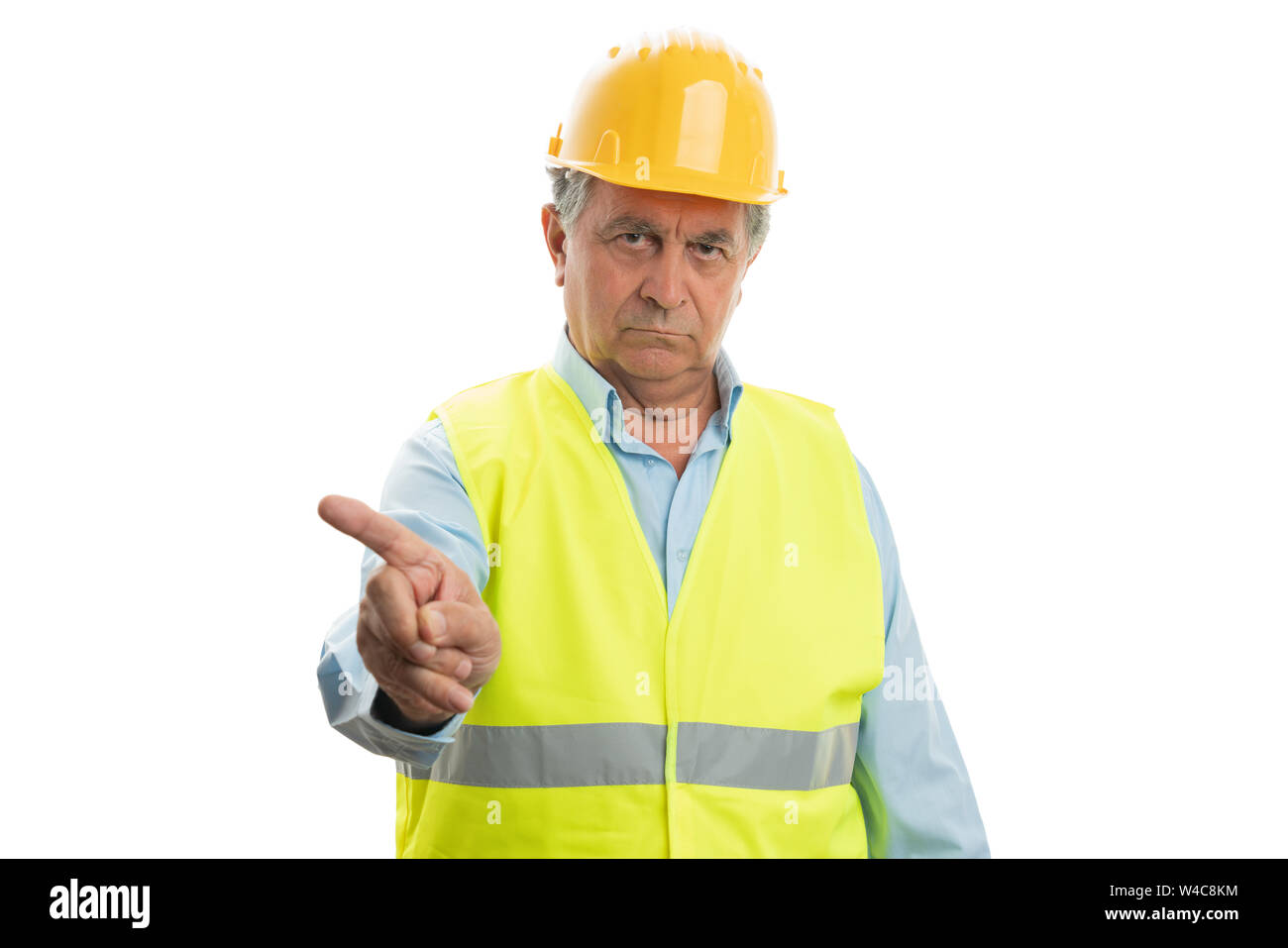 Alte builder Mann mit ernsten Ausdruck auf Leerer copyspace oben auf weißem Hintergrund zeigen Stockfoto