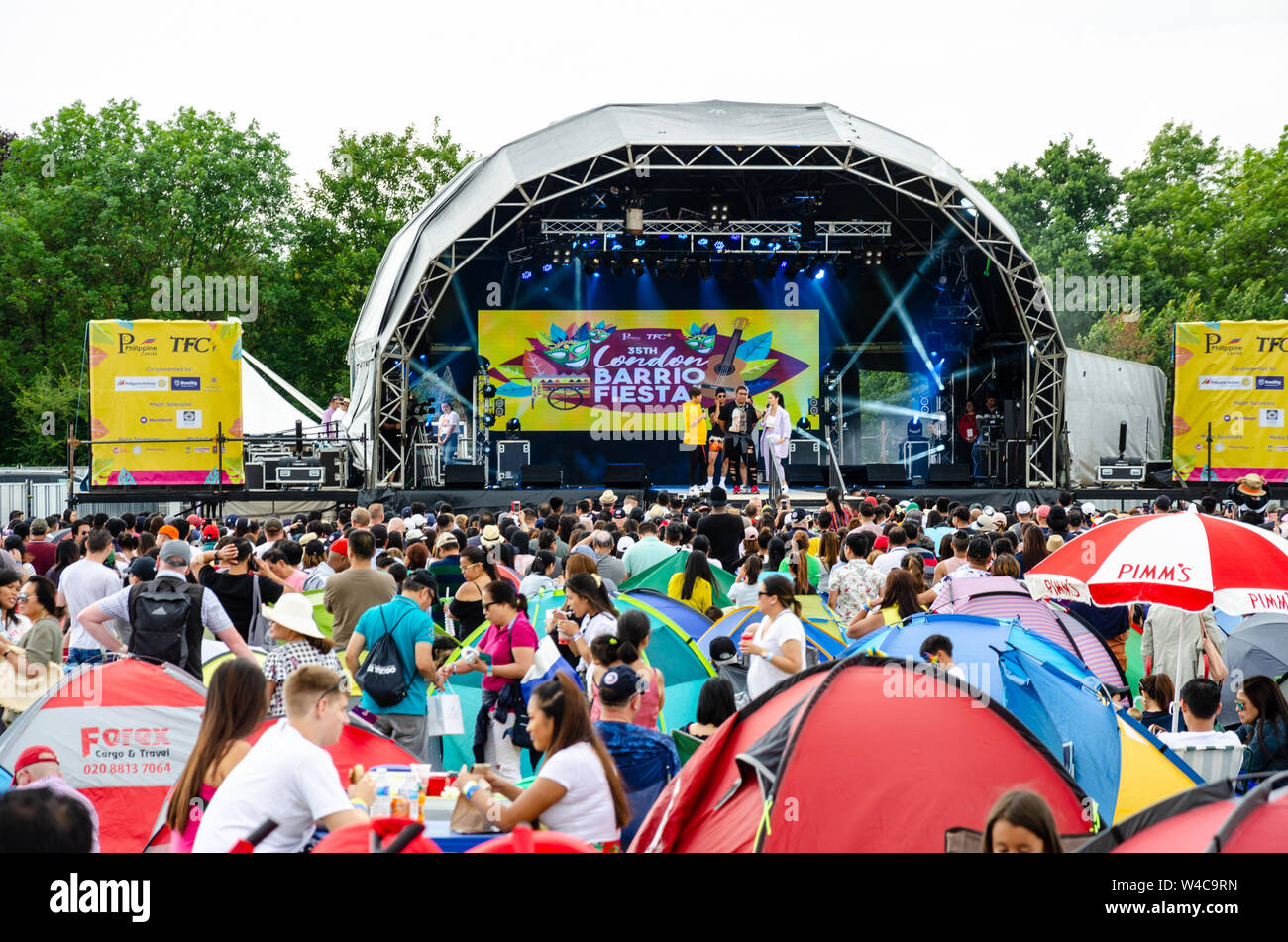 London, UK, 21. Juli 2019: Das Barrio Fiesta 2019 fand auf Apps Court Farm an der Walton-on-Thames. Ein jährliches Festival philippinische Nahrung und Kultur. Stockfoto