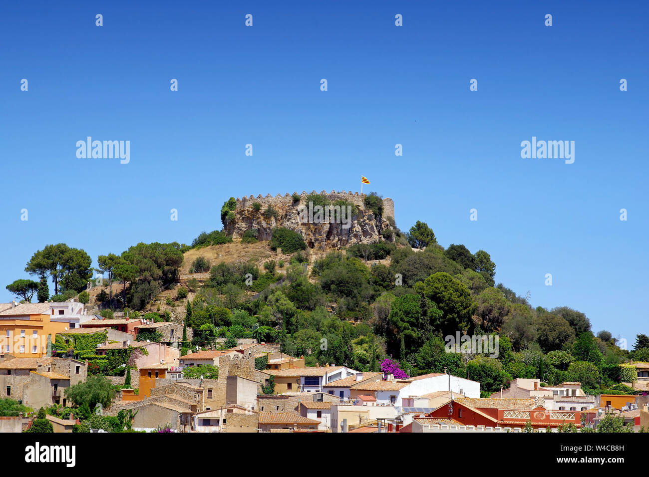 Fotografie von Begur Schloss in Katalonien, Spanien Stockfoto