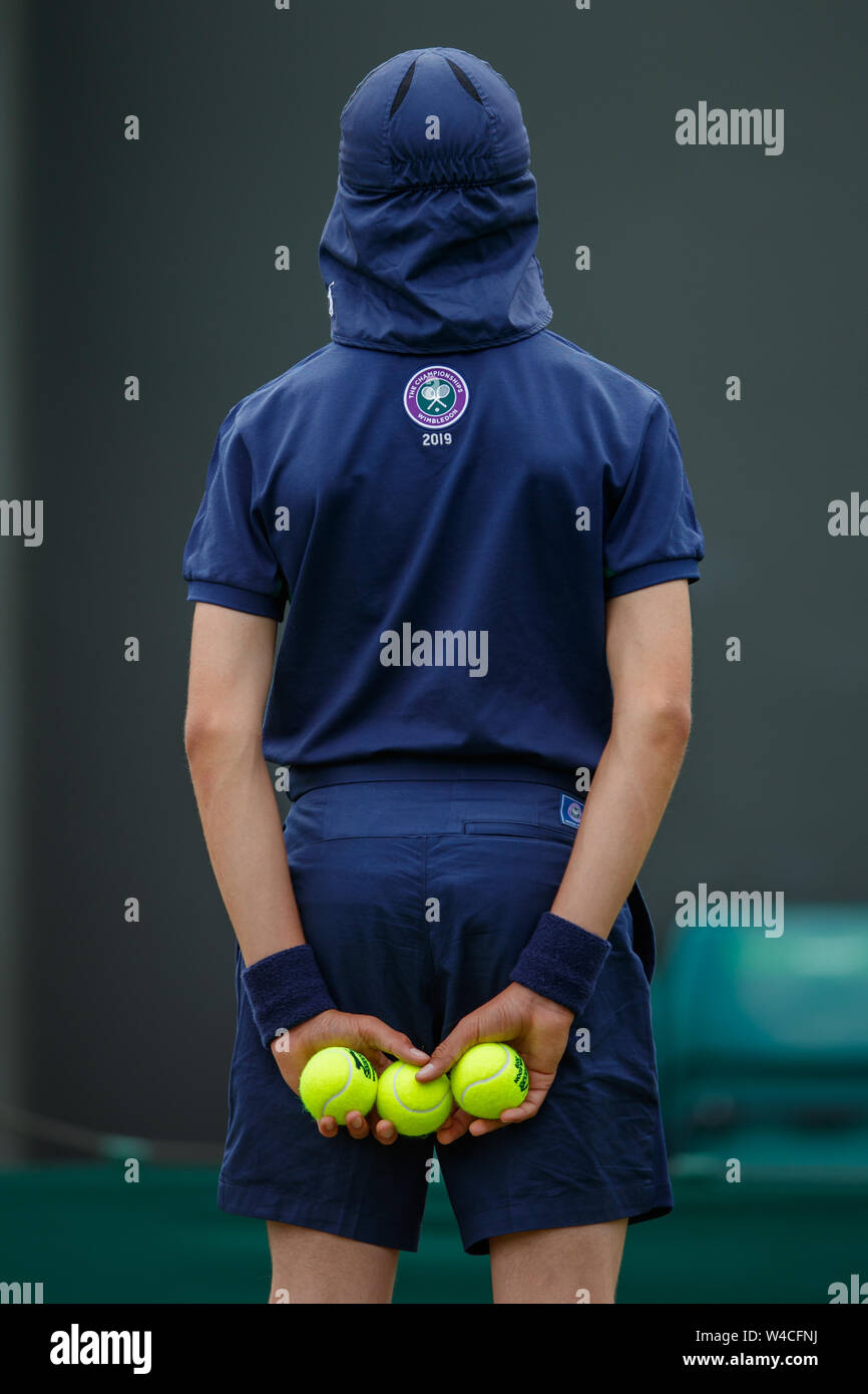 Ball der Jungen an der Wimbledon Championships 2019 Stockfoto