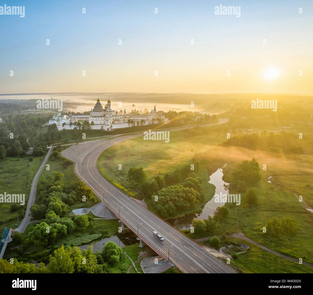 Luftaufnahme auf das Neue Jerusalem Kloster auf sunrise in Istrien, Moskau, Russland Stockfoto
