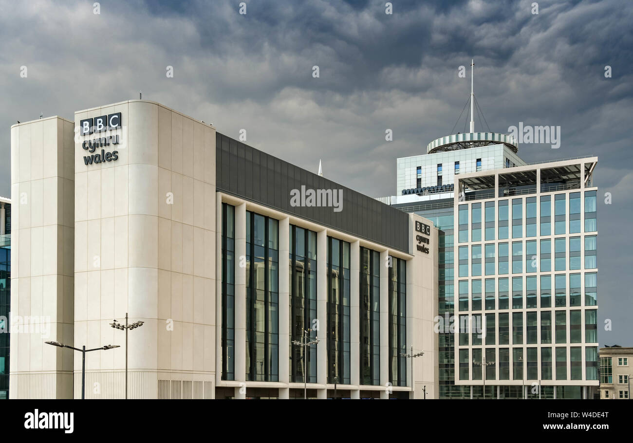 CARDIFF, WALES - Juli 2019: Äußere des neuen BBC Wales Hauptsitz in Cardiff City Centre. Stockfoto