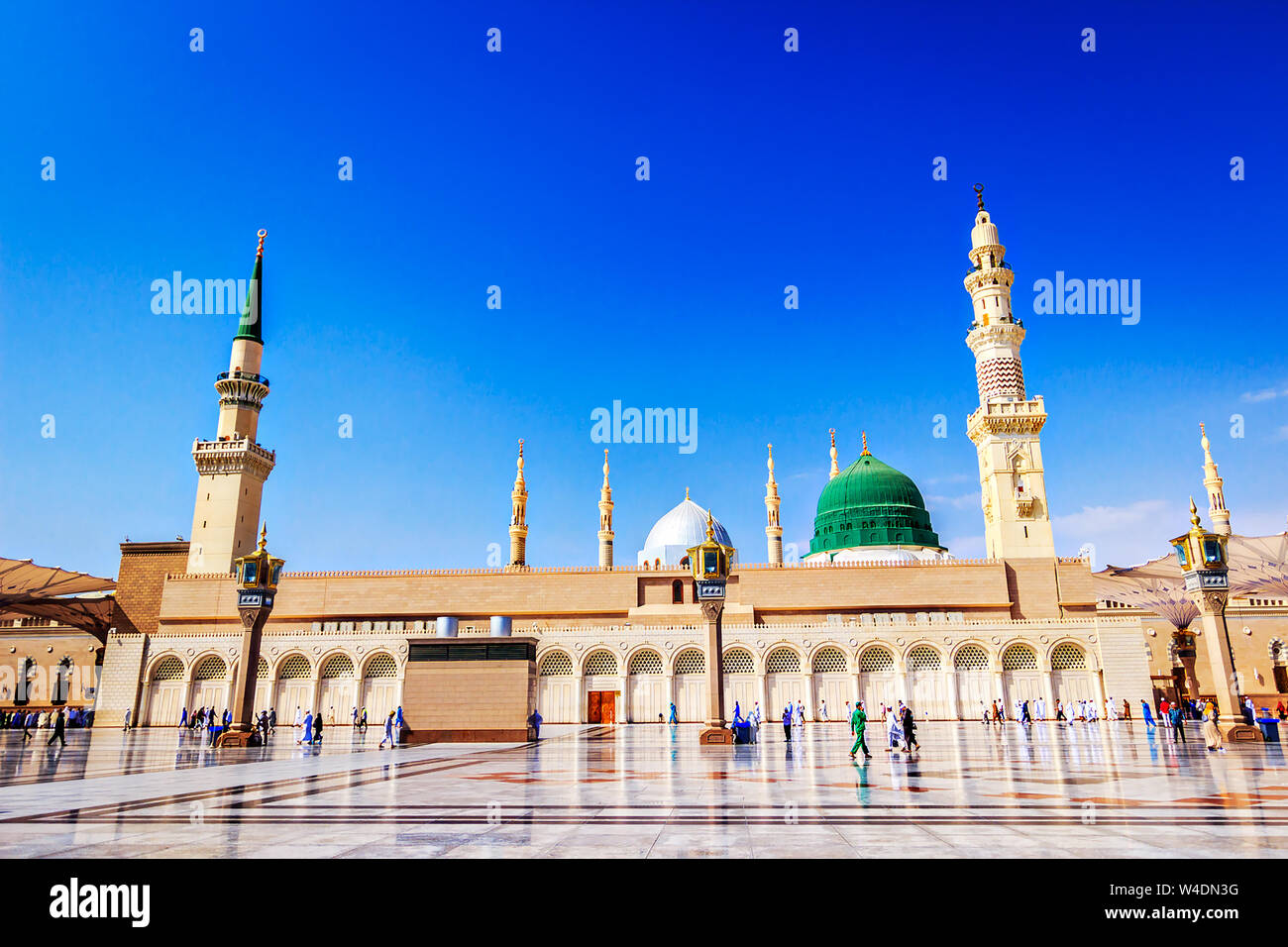 Diese heilige Moschee in der Stadt von Medina in Saudi-Arabien. Es ist eines der größten Moschee der Welt Es ist die zweite heiligsten Ort im Isl Stockfoto