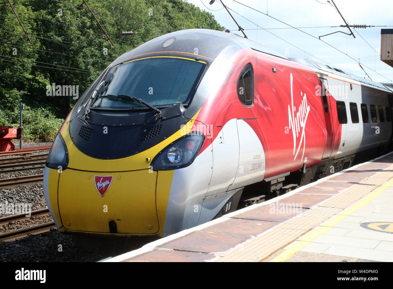 Ende Auto von Jungfrau Westküste pendolino Klasse 390 Elektrischer Triebzug Zug am Bahnsteig 3 in Lancaster Bahnhof auf Wcml am 22. Juli 2019. Stockfoto