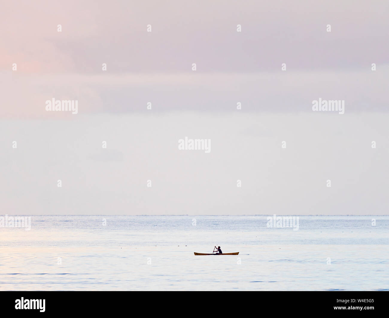 Lokale Fischer in gegraben aus Kanu in Savo Island, Solomon Inseln, Südpazifik Stockfoto
