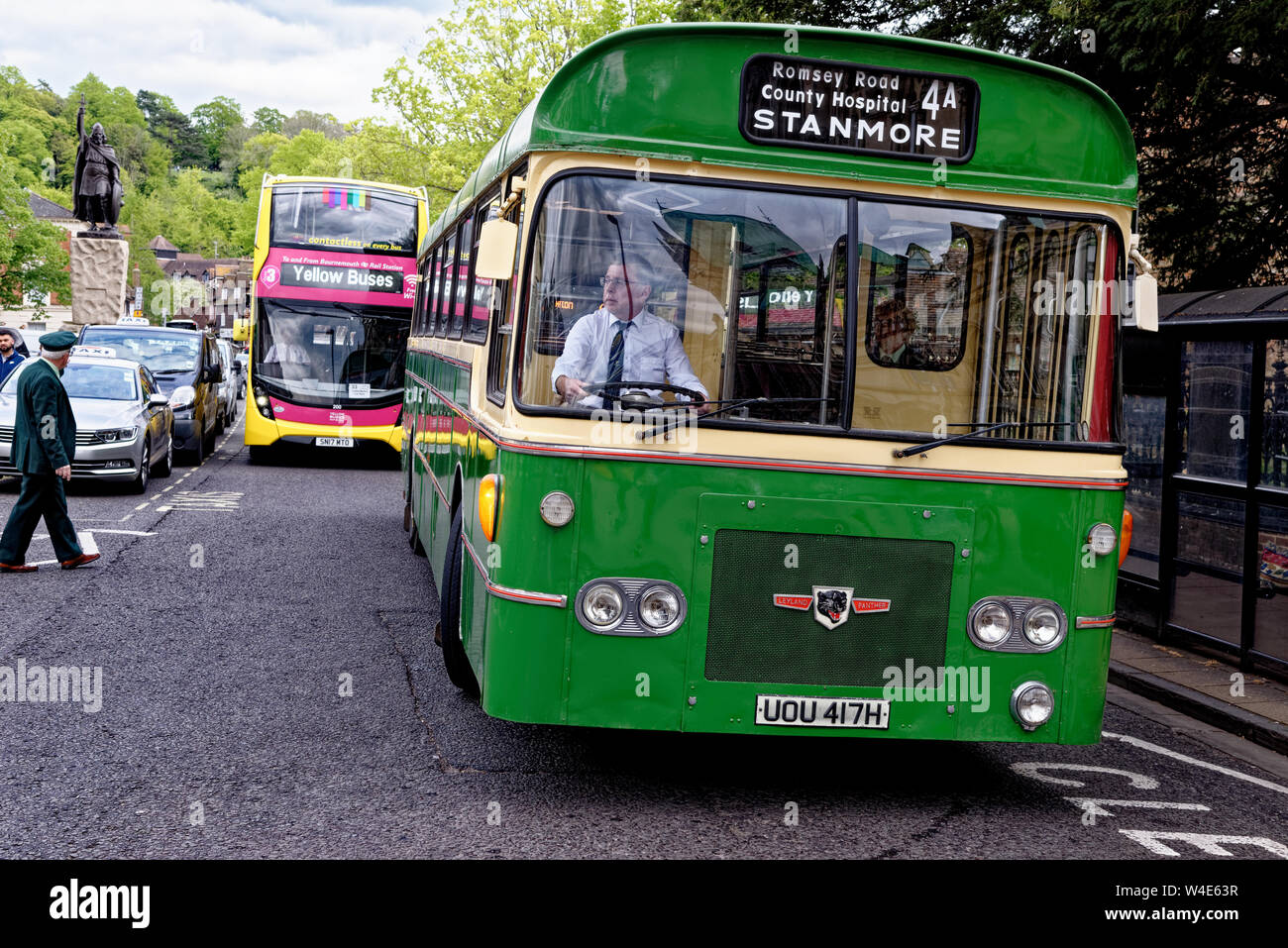 Leyland Panther UOU 417H auf Vintage Bus Ereignis in Winchester, Hampshire, Vereinigtes Königreich. Foto am 6. Mai 2019 berücksichtigt. Stockfoto