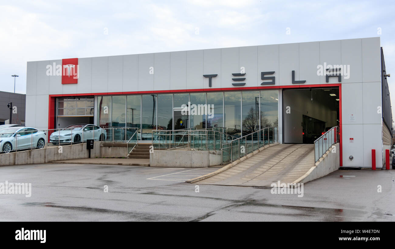 Tesla Händler/Service Center in Oakville, Ontario. Stockfoto
