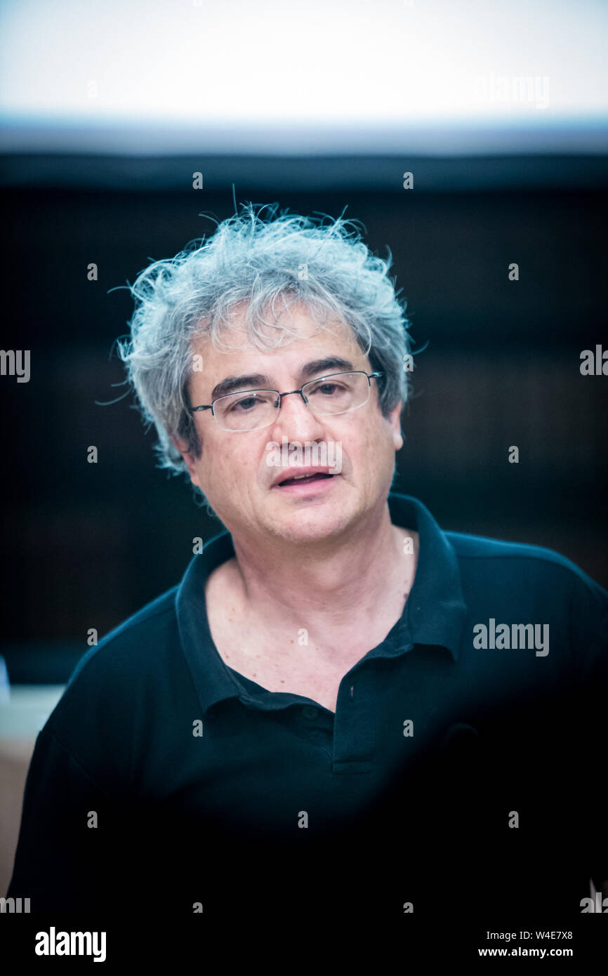 Die Italienische theoretische Physiker Carlo Rovelli während einer Veranstaltung in Bologna (Italien) im Jahr 2015 Stockfoto