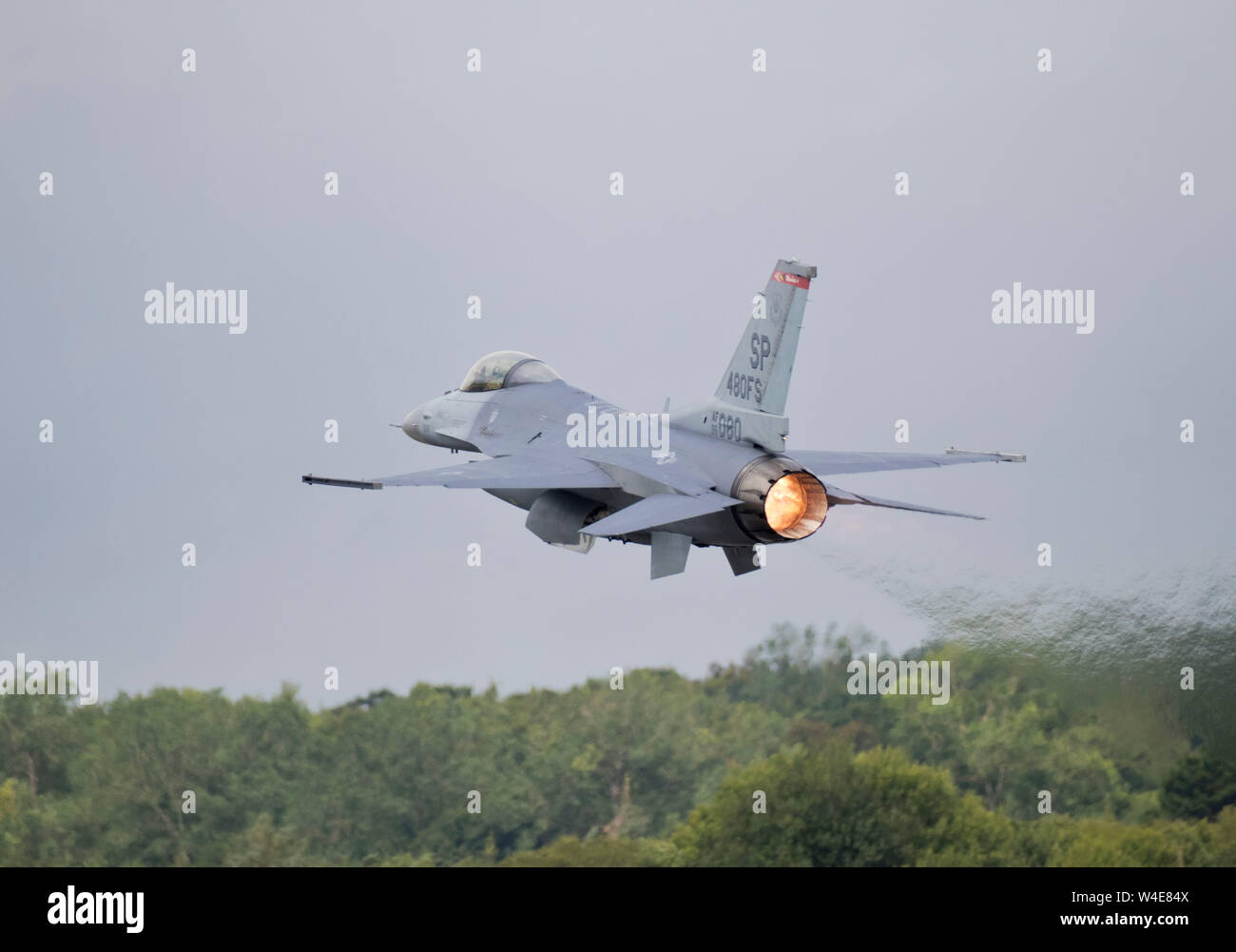 USAF F-16 Flying Falcon, Viper, flying Demonstration am2019 RIAT Fairford Air Show, Gloucestershire, Vereinigtes Königreich Stockfoto