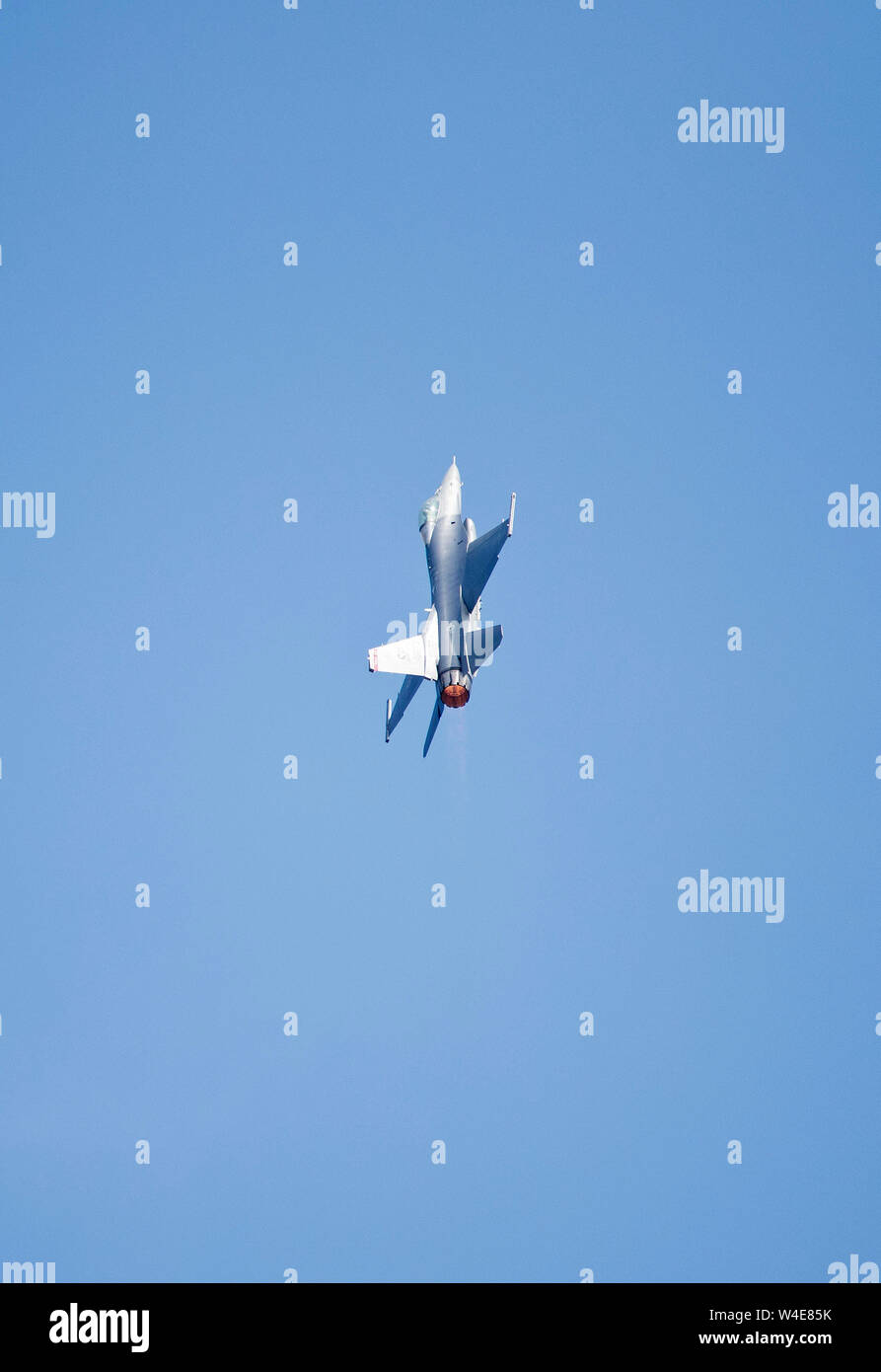 USAF F-16 Flying Falcon, Viper, flying Demonstration am2019 RIAT Fairford Air Show, Gloucestershire, Vereinigtes Königreich Stockfoto