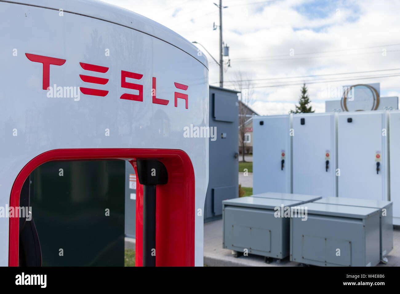 Tesla Lader der - Vorderseite des Tesla-Technologie für Kompressor entfernt. Stockfoto