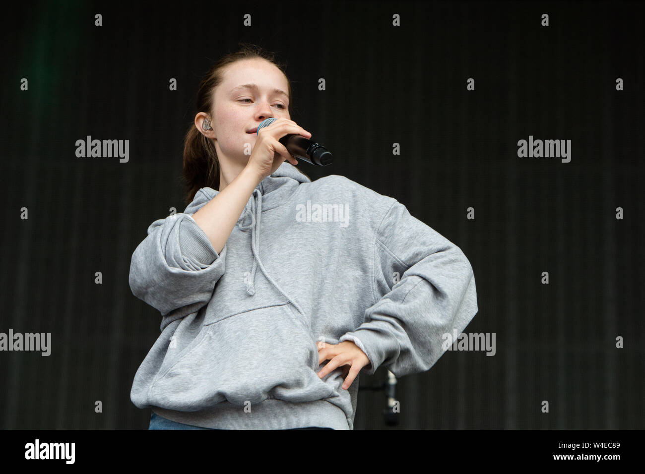 Sigrid führt am Tag 3 Während der2019 Latitude Festival in Henham Park. Stockfoto