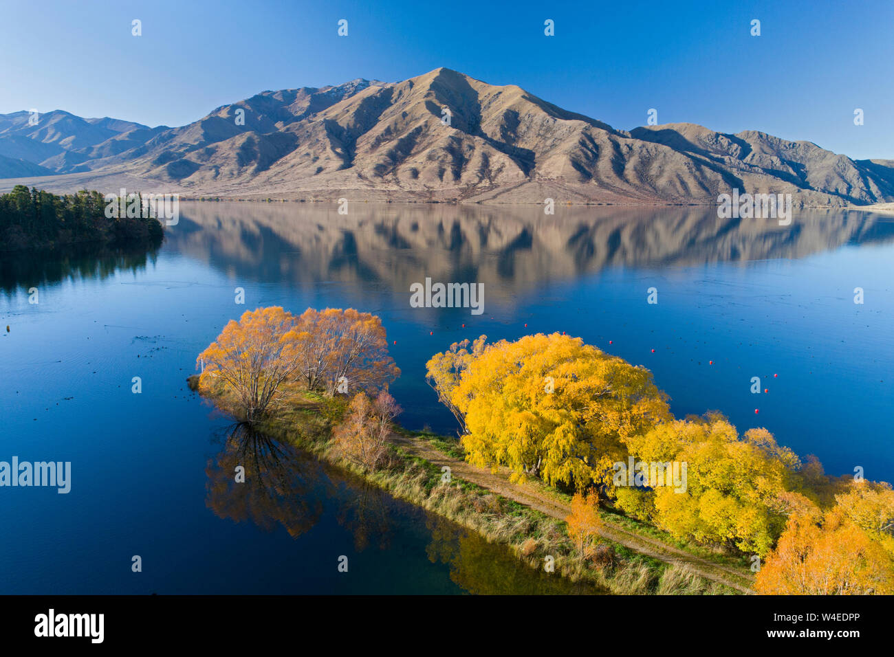 Herbst, Matrosen Schneiden, Lake Benmore und Benmore, Waitaki Valley, North Otago, Südinsel, Neuseeland - drone Antenne Stockfoto