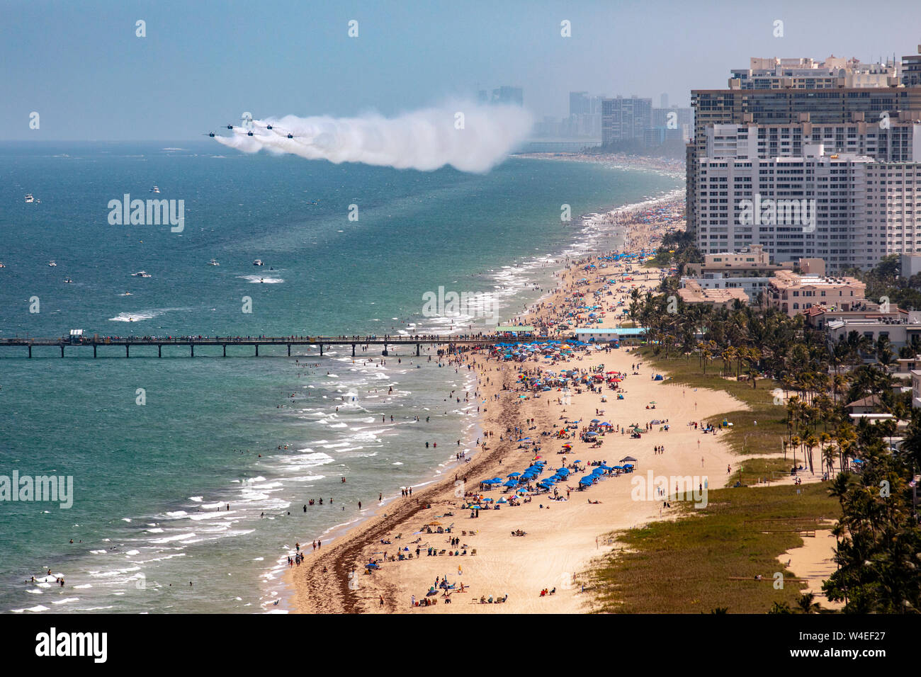 Us Navy Blue Angels (F/A-18 Hornet) durchführen bei der 2019 in Fort Lauderdale, Fort Lauderdale, Florida, USA Stockfoto