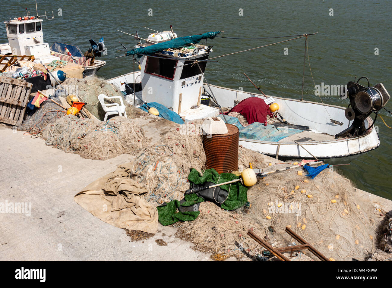 Boot vertäut Fluss Stockfoto