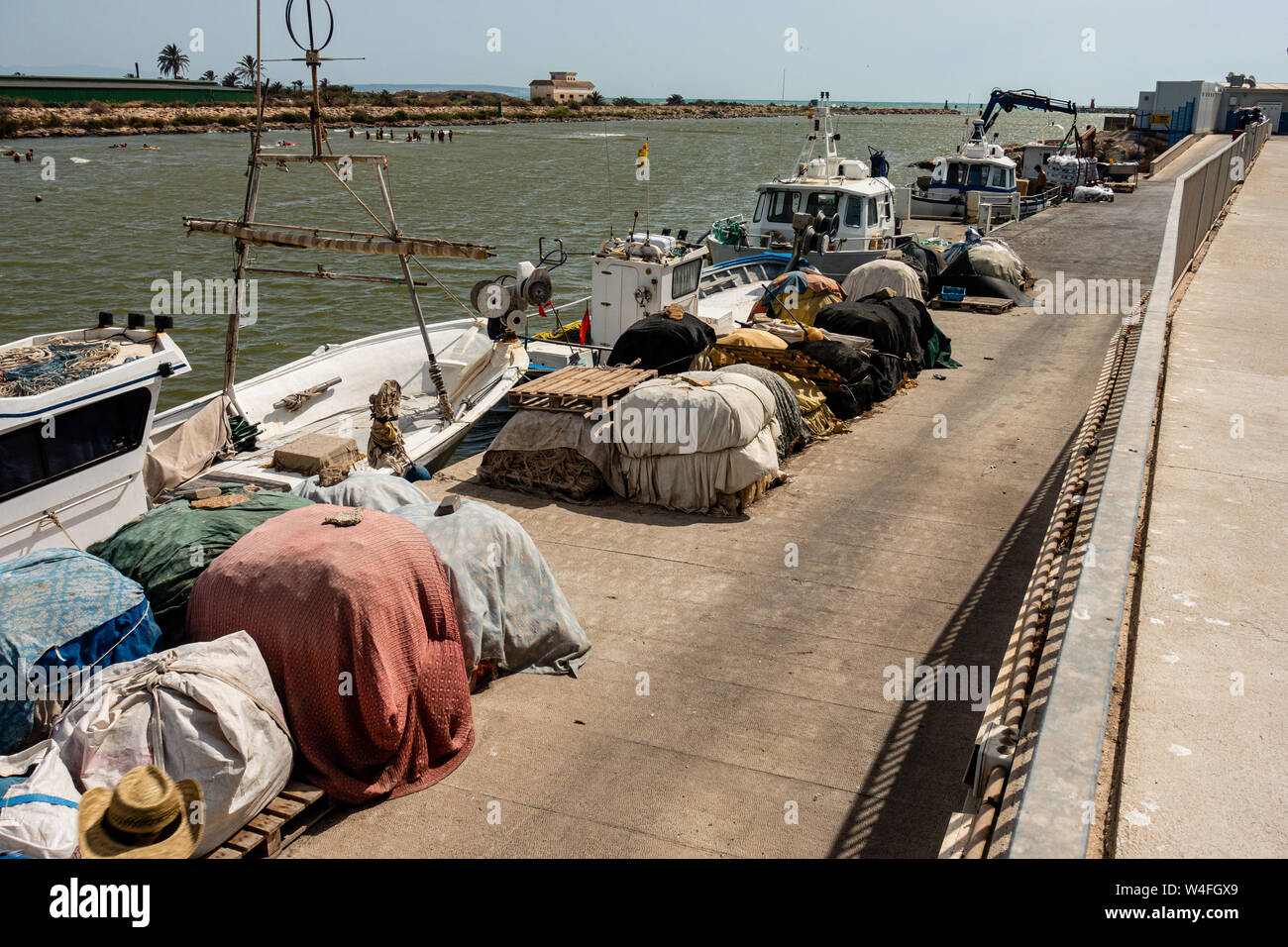 Boot vertäut Fluss Stockfoto