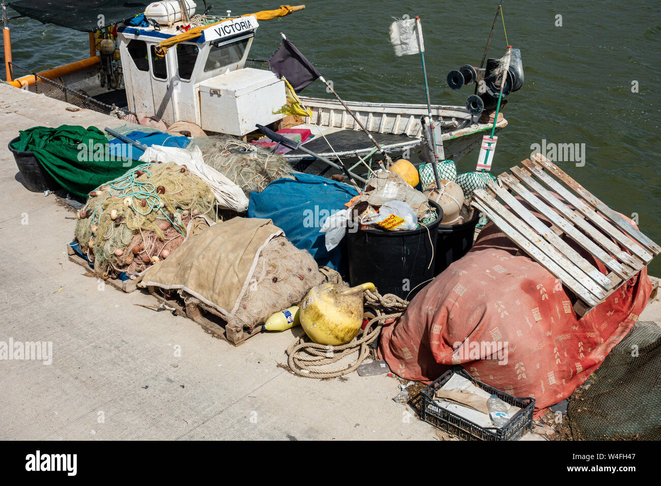 Boot vertäut Fluss Stockfoto
