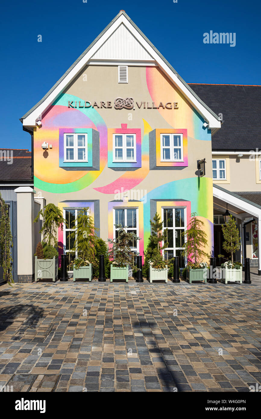 Kildare Village outlet center, Teil der Bicester Village Shopping Sammlung, Nurney, County Kildare, Irland Stockfoto