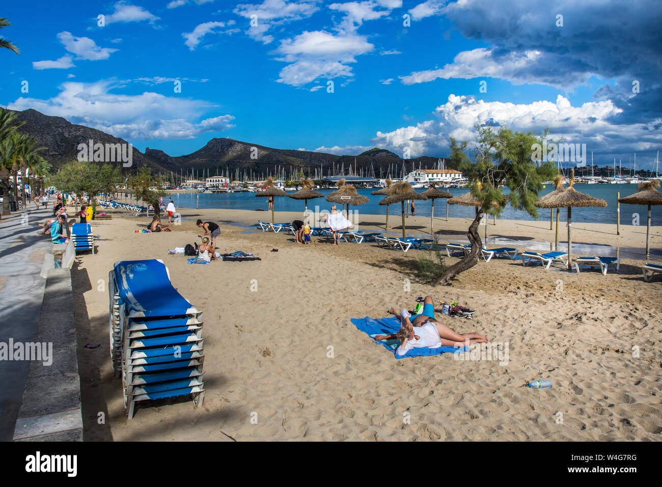 Mallorca, Strand in Port de Pollenca, Mallorca, Balearen, Spanien Stockfoto