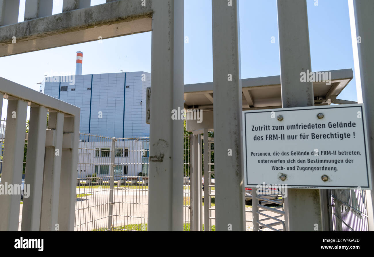 23 Juli 2019, Bayern, Garching: Der Forschungsreaktor München II (FRM II) ist auf dem Gelände der Technischen Universität München (TUM) im Norden der bayerischen Hauptstadt entfernt. In der benachbarten Stadt Ismaning, eine Sitzung statt, um über die weitere Entlastung von leicht radioaktive Abwässer aus der FRM II in der Nähe der Isar. Die Technische Universität München hat an das Landratsamt München für eine Genehmigung unter Wasser Recht angewendet. Die vorherige von 1999 ist nun zu Ende. Foto: Peter Kneffel/dpa kommenden Stockfoto