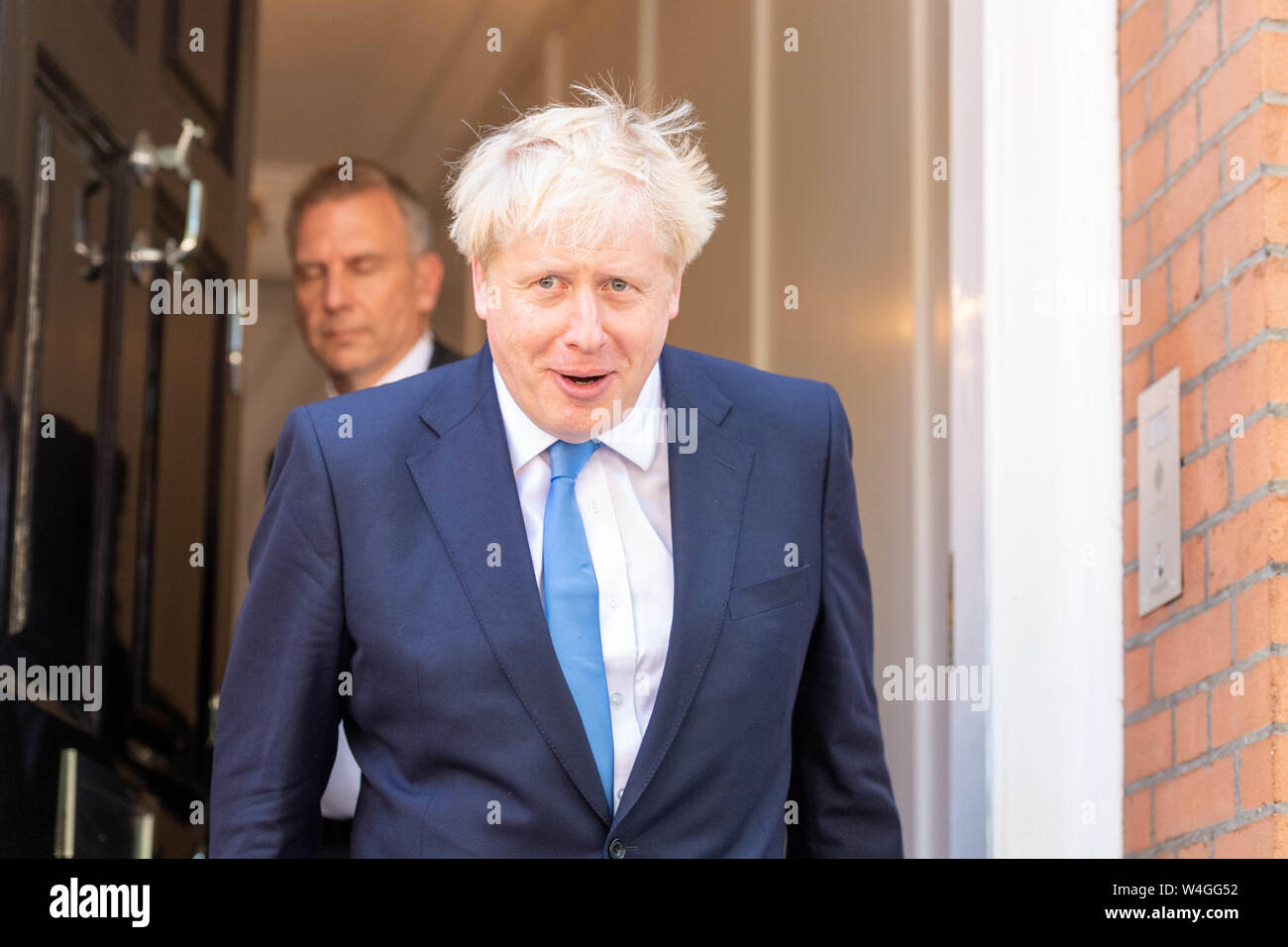 London UK 23 Juli 2019 Boris Johnson verlässt seine Kampagne Hauptsitze nach dem Gewinn der Führung Stimmzettel Credit Ian Davidson/Alamy leben Nachrichten Stockfoto