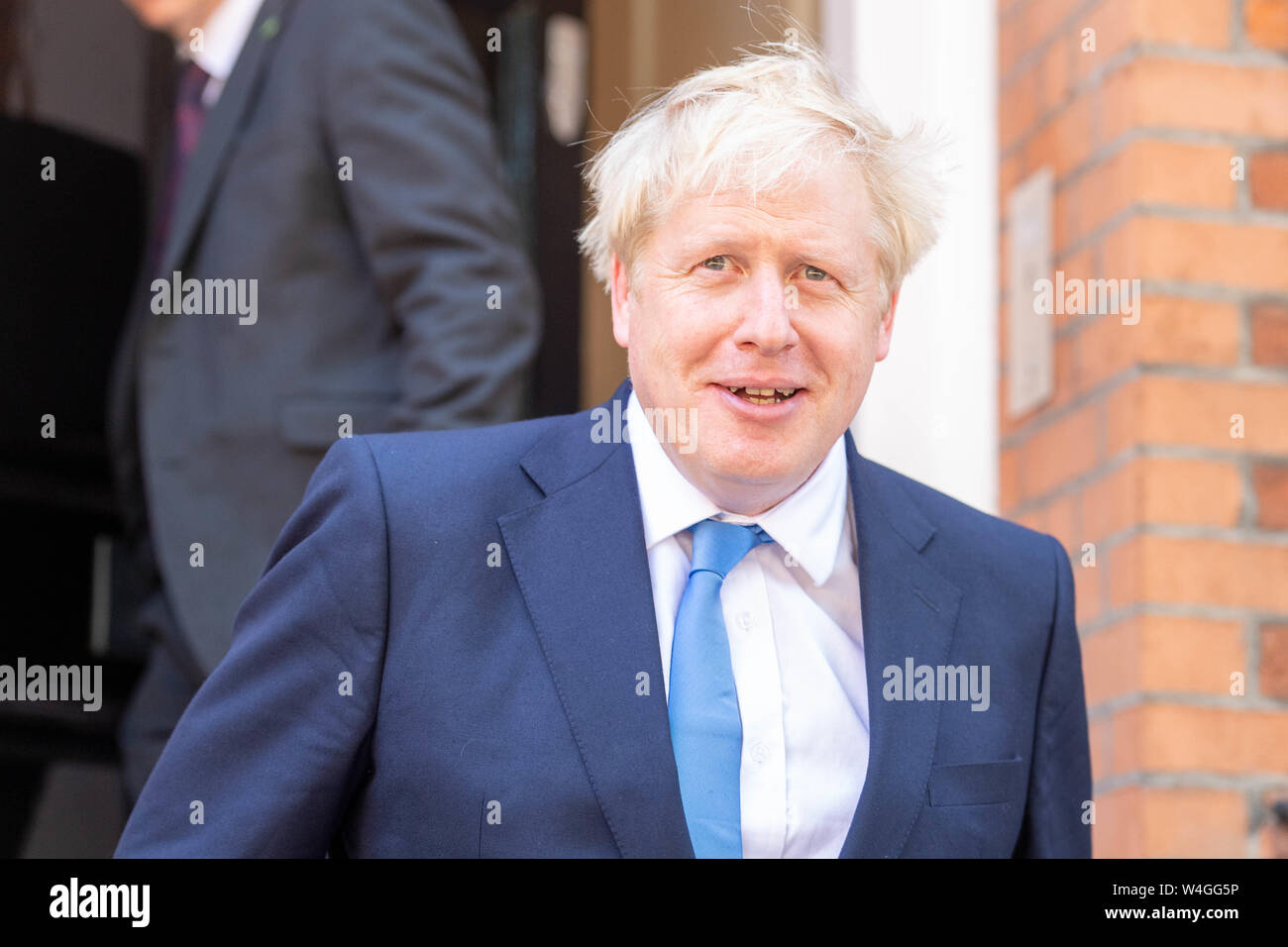 London UK 23 Juli 2019 Boris Johnson verlässt seine Kampagne Hauptsitze nach dem Gewinn der Führung Stimmzettel Credit Ian Davidson/Alamy leben Nachrichten Stockfoto