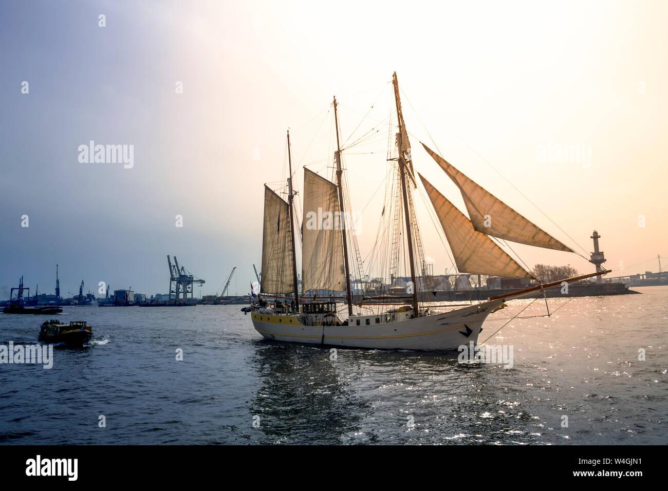 Schiff im Hafen von Hamburg, Hamburg, Deutschland Stockfoto