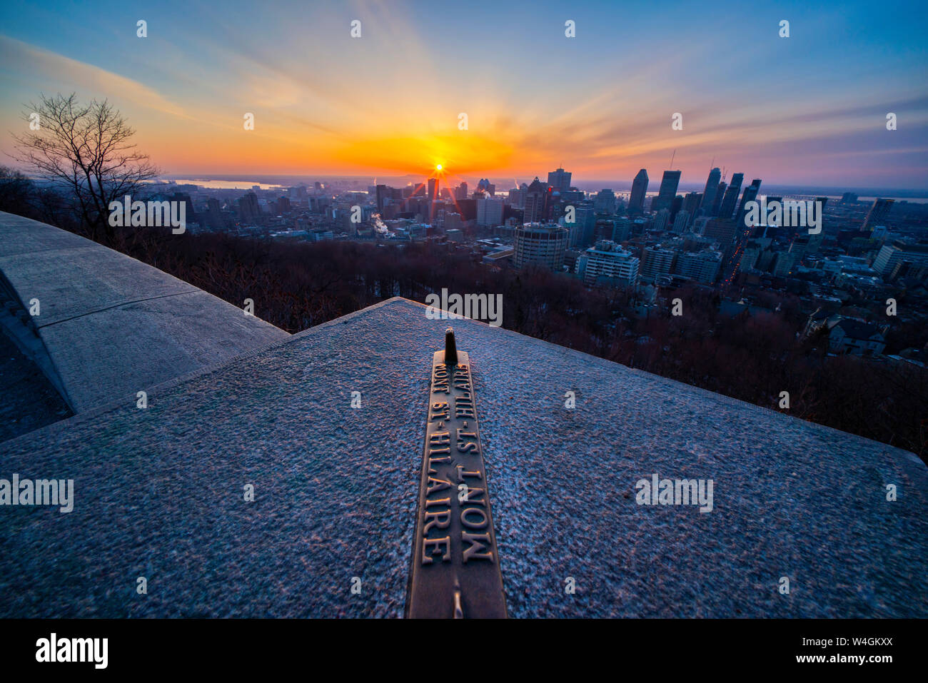 Kanada, Quebec, Montreal, Stadtblick bei Sonnenaufgang, Blick vom Mont Saint-Hilaire Stockfoto