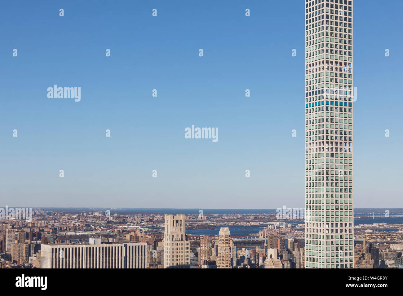 Skyline an der blauen Stunde mit 432 Park Avenue Wolkenkratzer, Manhattan, New York City, USA Stockfoto