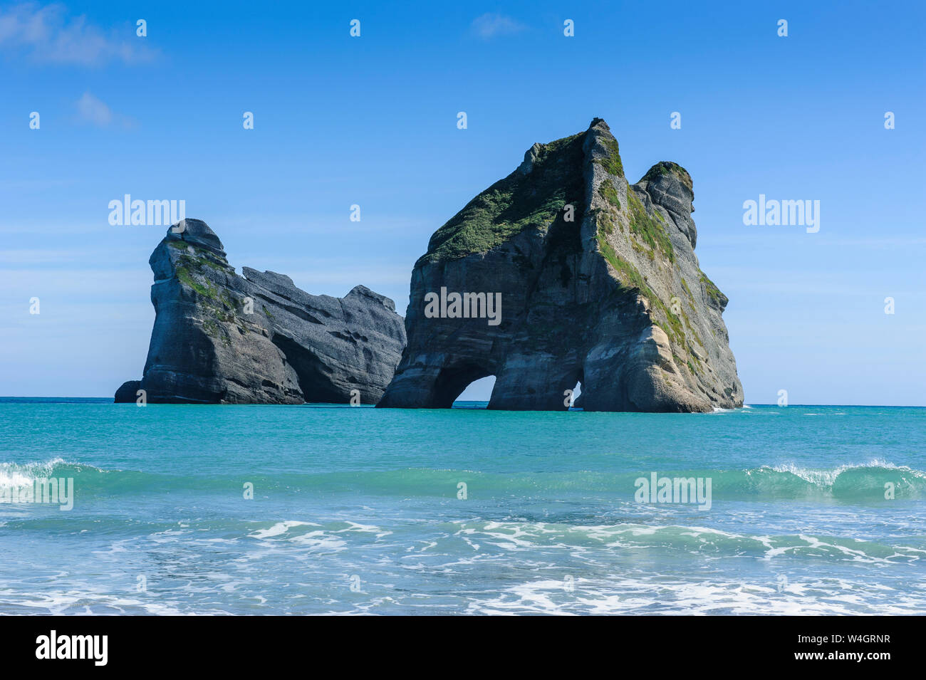 Torbogen Inseln, Wharariki Beach, South Island, Neuseeland Stockfoto