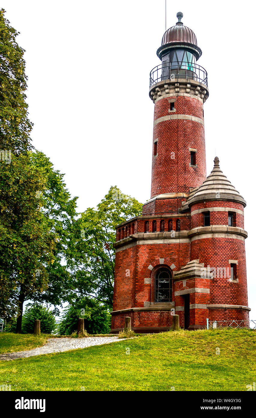 Der Holtenauer Leuchtturm am Eingang des Kiel-Holtenau Schloss ist einer der schönsten Leuchttürme in Deutschland. Stockfoto