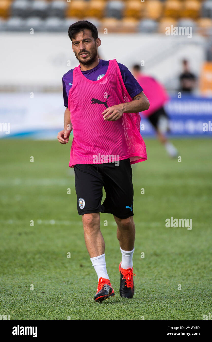 Hong Kong, Hong Kong SAR, China. 23. Juli, 2019. Die englische Premier League Team, Manchester City Football Club gehen durch ihre Schritte in die Ausbildung in der warmen Hongkong Wetter. Das Treffen, das lokale Team Kitchee FC für ein pre-Season Match morgen. David Silva Credit: HKPhotoNews/Alamy leben Nachrichten Stockfoto