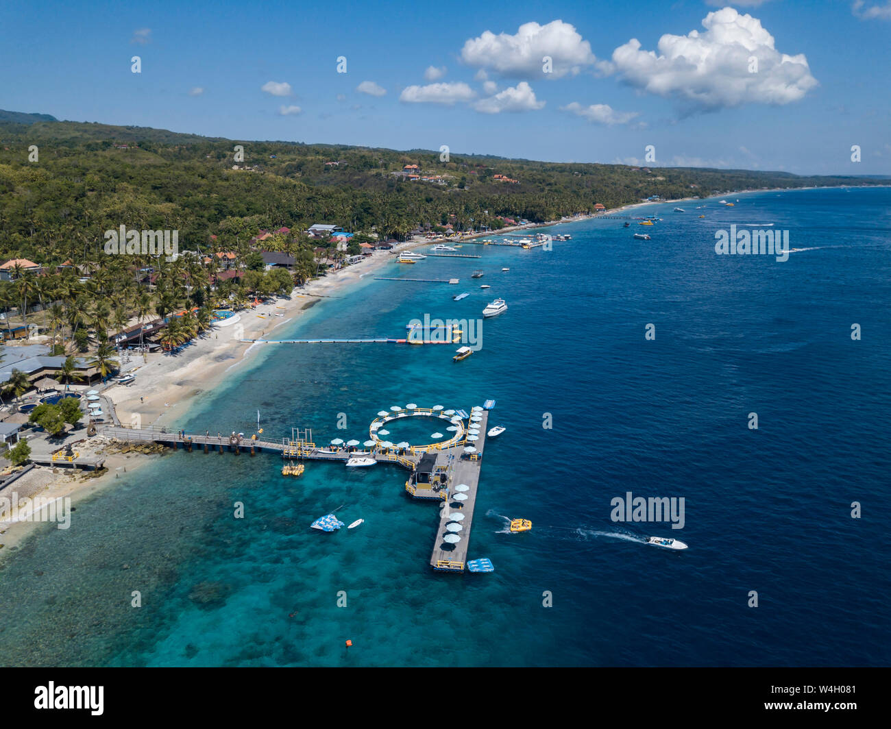 Luftaufnahme von Sehenswürdigkeiten, Kutampi Strand, Nusa Penida Insel, Bali, Indonesien Stockfoto