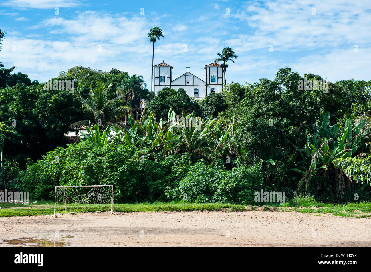 Fussballplatz Und Matrix Kirche Unserer Lieben Frau Vom Rosenkranz Pirenopolis Goias Brasilien Stockfotografie Alamy
