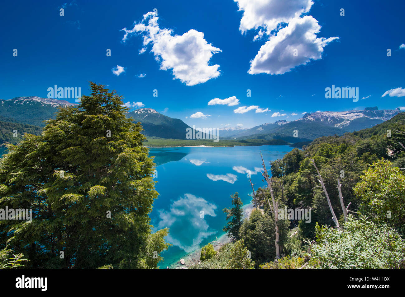 Schönen Bergsee, Straße der sieben Seen, Argentinien, Südamerika Stockfoto