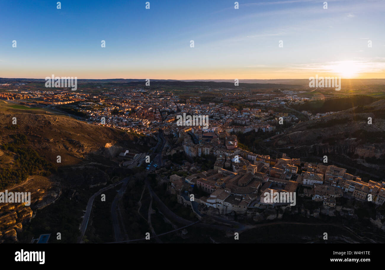 Cuenca bei Sonnenuntergang, Kastilien-La Mancha, Spanien Stockfoto