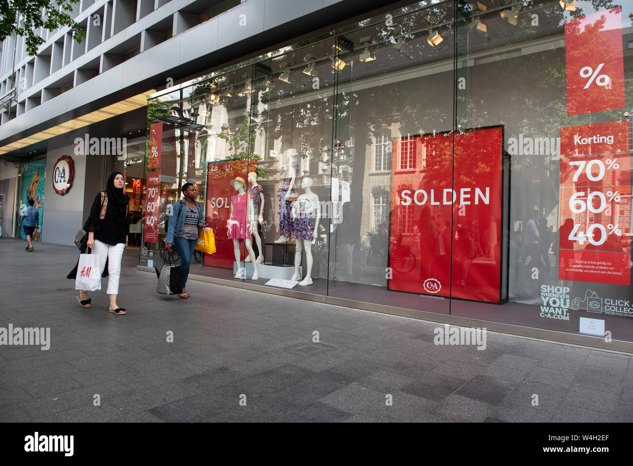 4900. Antwerpen. Winkelstraat De Meir. Foto: Gerrit De Heus Belgien. Antwerpen. Shopping Street, De Meir Foto: Gerrit de Heu Stockfoto