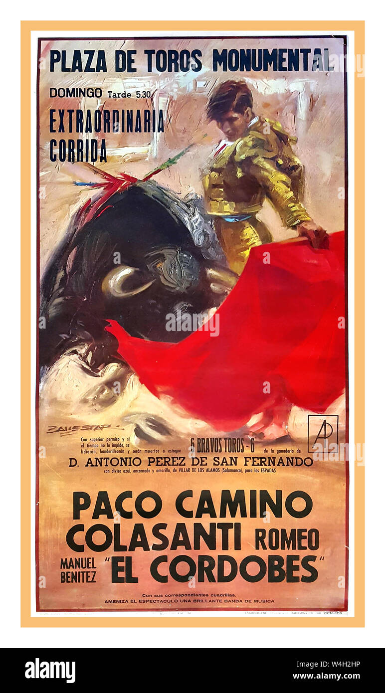 STIERKAMPF Vintage POSTER EL CORDOBES STIERKÄMPFER Spanisches Poster der 1960er Jahre 1964 DE TOROS MONUMENTAL, EXTRAORDINARIA CORRIDA… PACO CAMINO / ROMEO COLASANTI / „EL CORDOBES“ erste Auflage Offsetposter. 1964. Ein typisches Plakat für eine spanische Corrida; hier aufgeführt von zwei bekannten Matadoren: Paco Camino und „El Cordobés“ die Stierkämpfe in Spanien sind nun drastisch zurückgegangen, da Touristen wegen Tierrechten und Grausamkeiten fernbleiben. Plaza de Toros Monumental Stockfoto