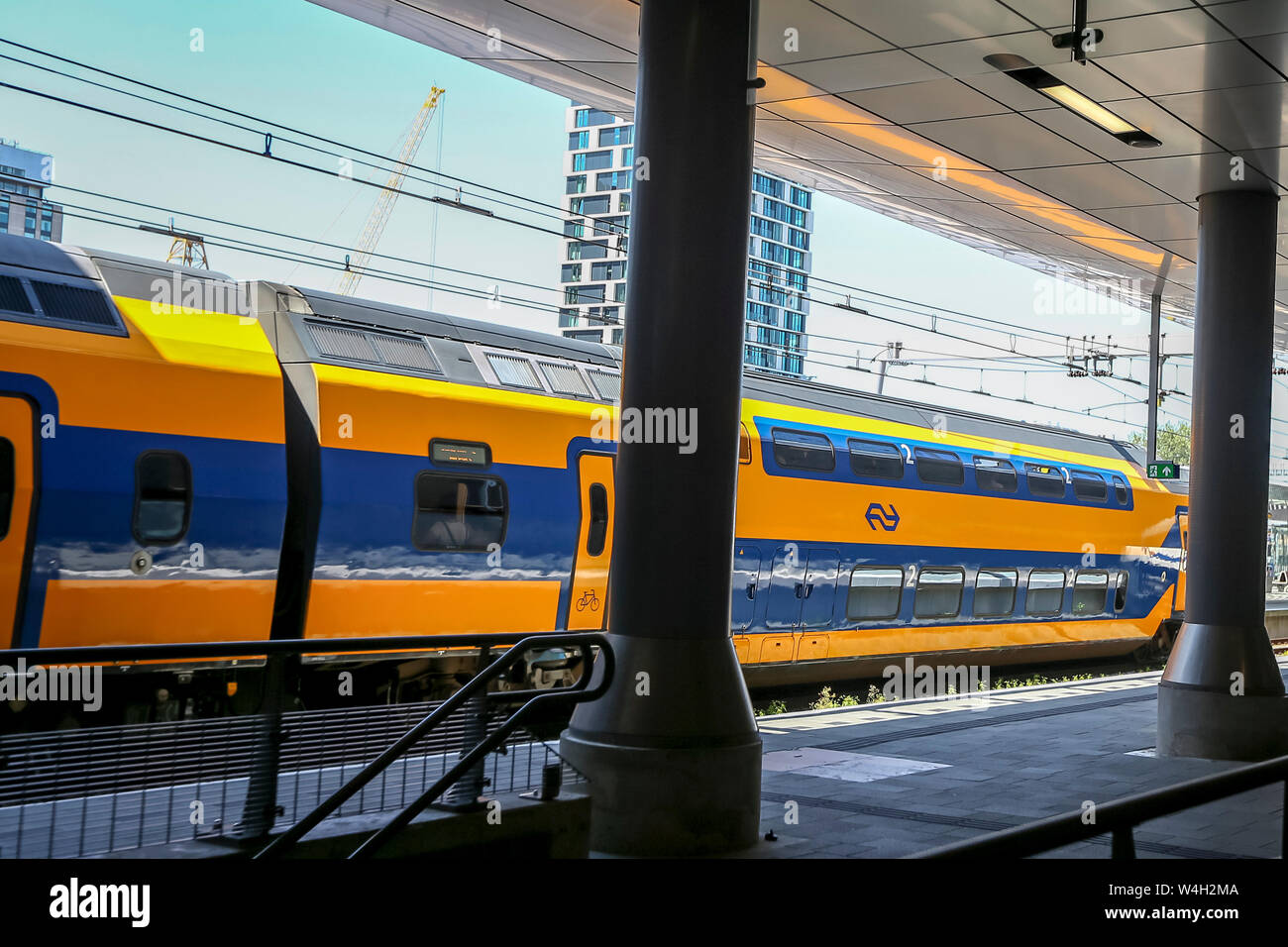 UTRECHT, 23-07-2019, Dutchnews, Hauptbahnhof Utrecht, Utrecht CS, Centraal Station, NS, Nederlandse Spoorwegen, Zug Stockfoto