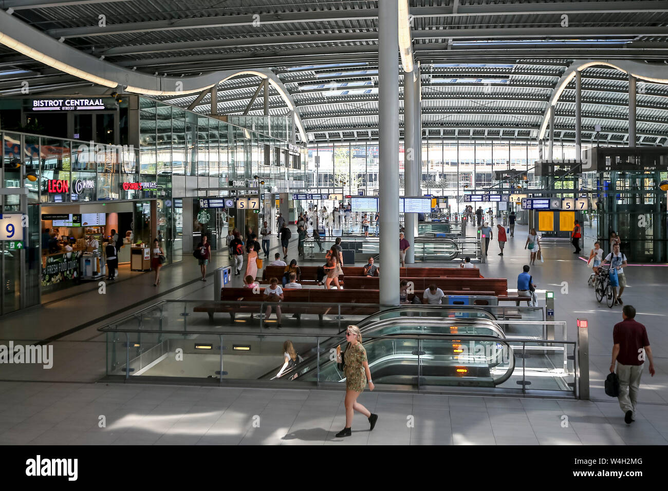 UTRECHT, 23-07-2019, Dutchnews, Hauptbahnhof Utrecht, Utrecht CS, Centraal Station, NS, Nederlandse Spoorwegen Stockfoto