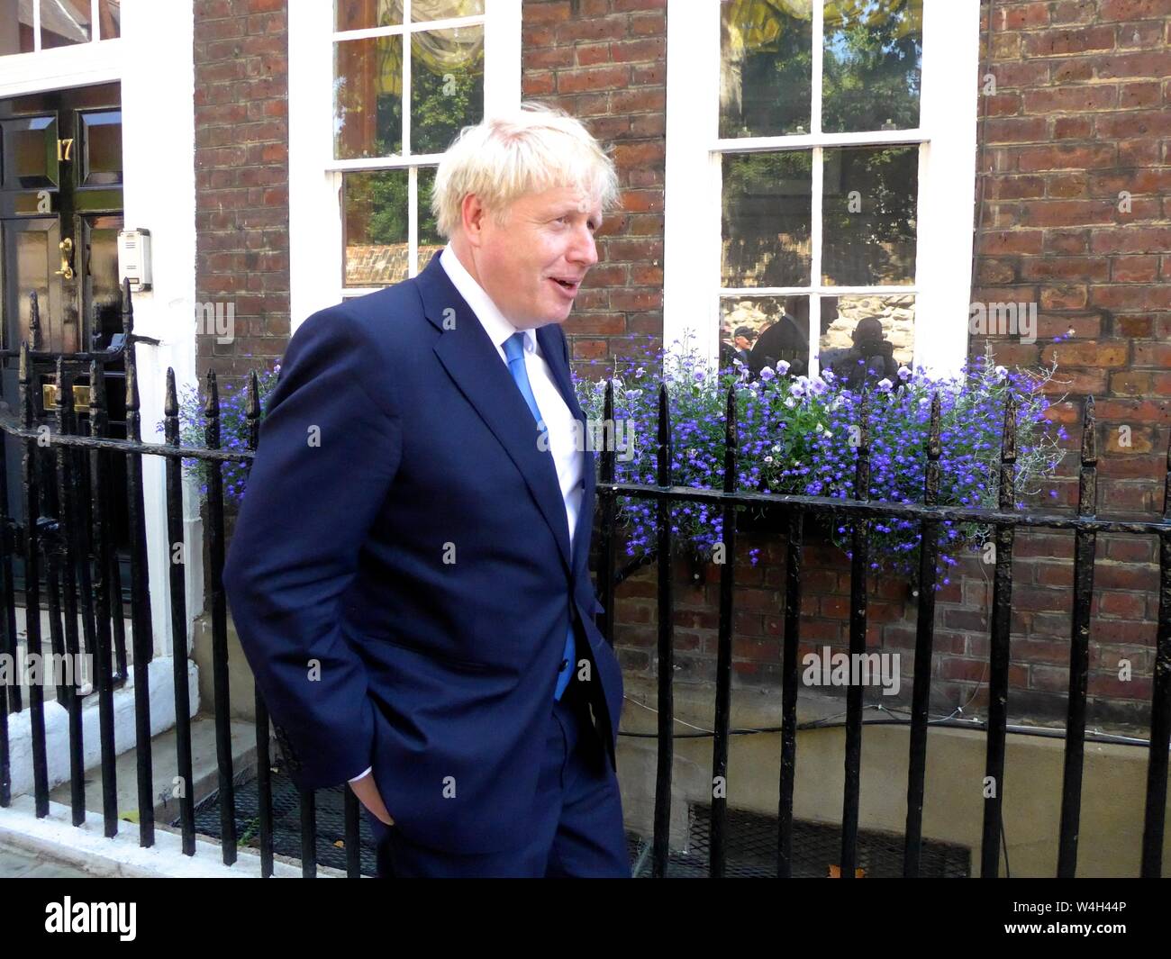 Boris Johnson Blätter große College St zwei Stunden nach als der Sieger der Führung Rennen am 23. Juli 2019 verkündet worden. Stockfoto
