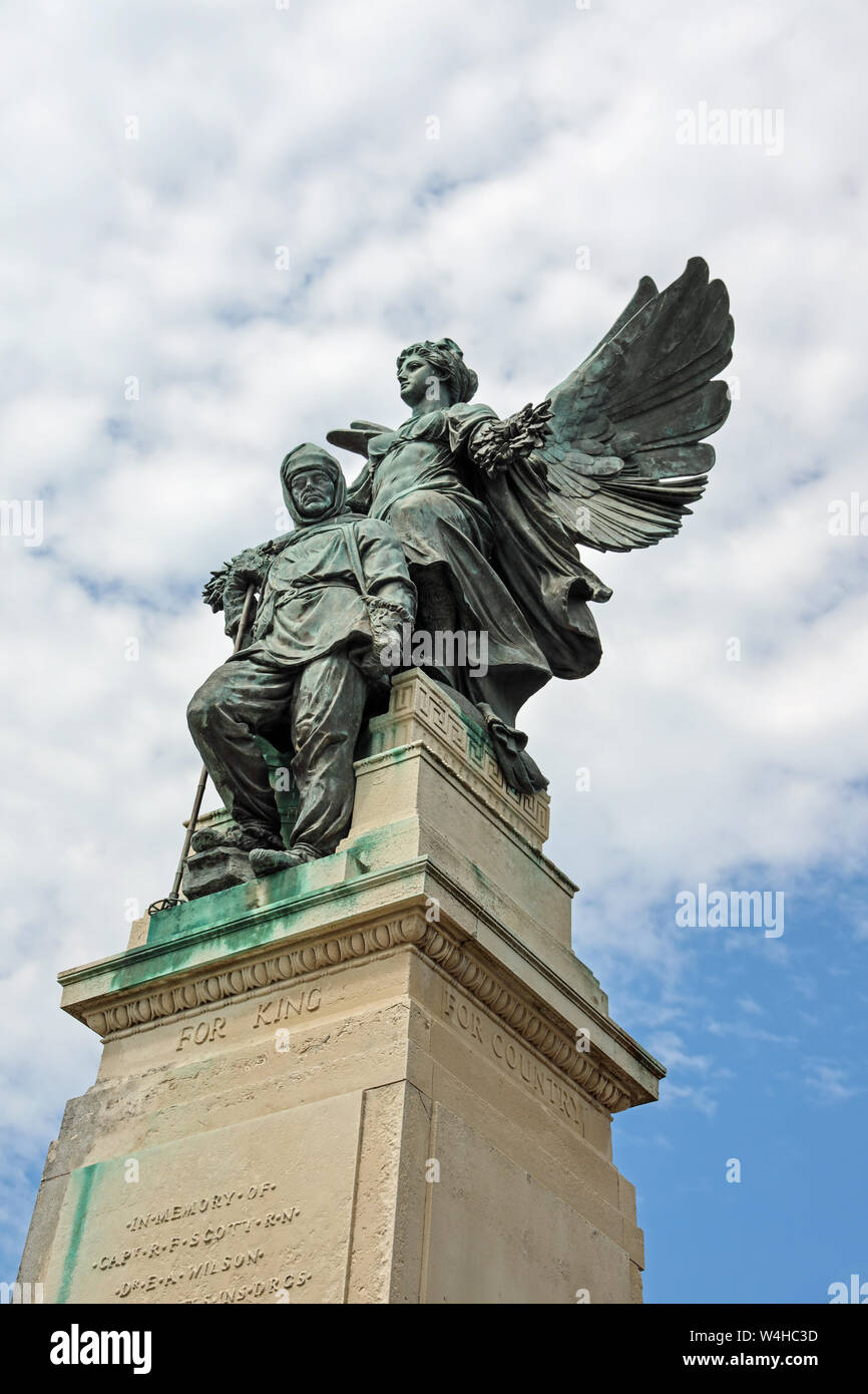 Denkmal für Scott und seine Crew am Mount Wise in Devonport. Ein öffentlicher Park mit Blick auf die Hamoaze und Cornwall. Stockfoto