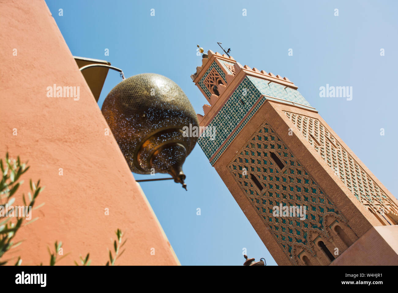 Blick auf die Moschee von Marrakesch in der Nähe von Medina Marokko in Nordafrika Stockfoto