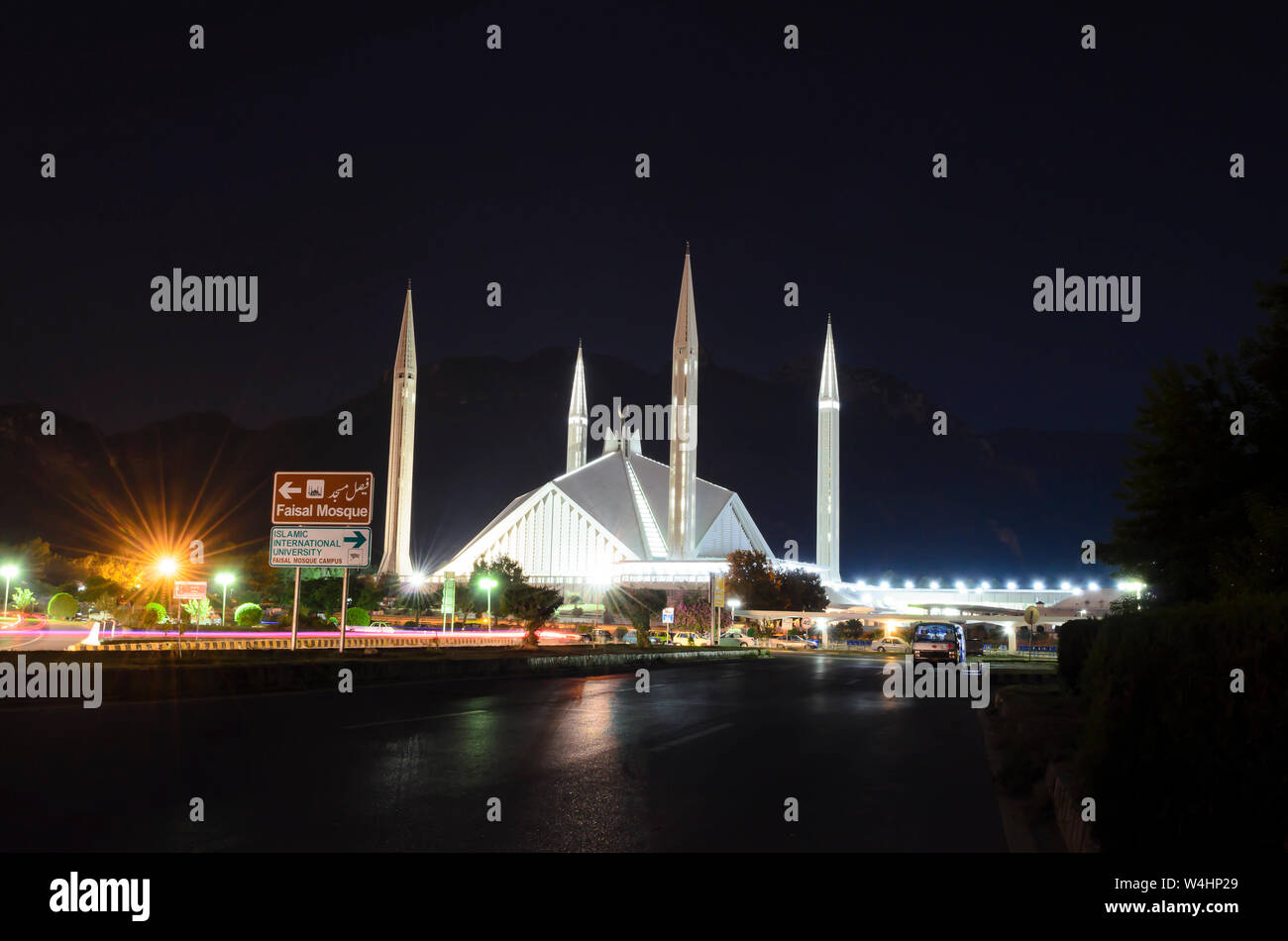 Shah Faisal Moschee in Islamabad in Pakistan bei Nacht Stockfoto